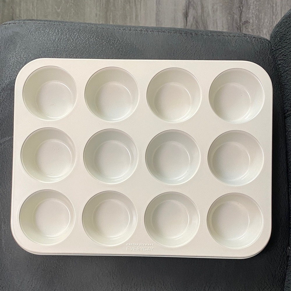 Martha Stewart Everyday heavy duty muffin pan